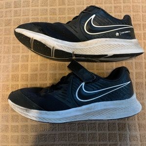 Boys Nike Velcro shoes